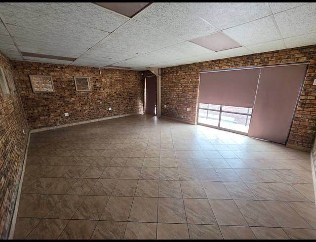 450M² FACTORY TO LET IN ANDERBOLT